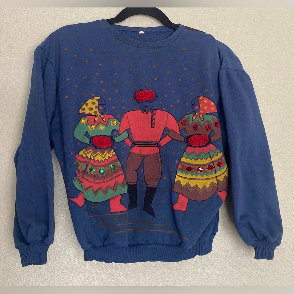 melocoton Russian Women Holding Man Sweatshirt Womens XS